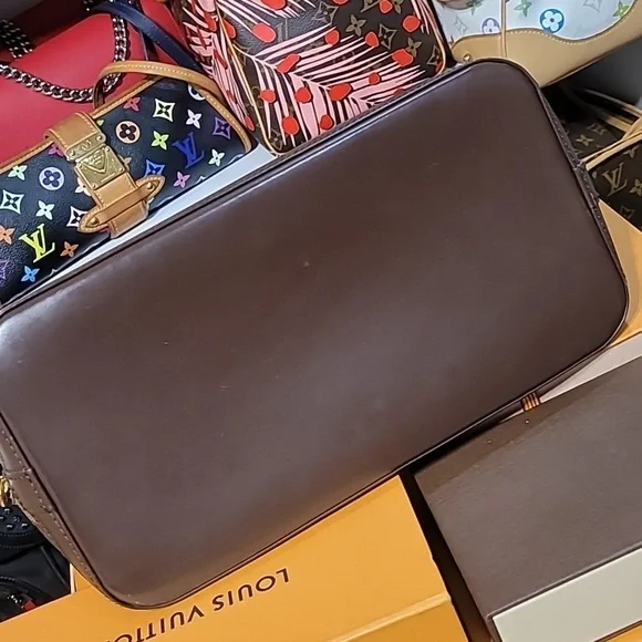 Louis Vuitton Alma PM Damier Bag - Picture 4 of 15